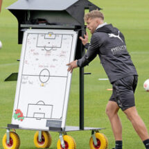 Tiga Tren Utama dalam Sepak Bola Modern: Analisis dari Konferensi Matchplan