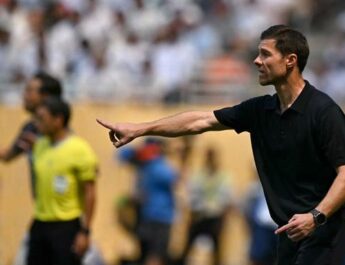 Liverpool Didesak Pertimbangkan Xabi Alonso