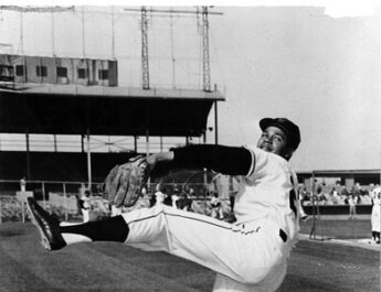 Ilustrasi duel spahn marichal untuk artikel Duel Spahn Marichal di Candlestick Park yang Dramatis